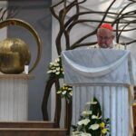 Pieczęć na posłudze miłosierdzia Jana Pawła II - Kard. Stanisław Dziwisz w Łagiewnikach w 20 rocznicę konsekracji Bazyliki Bożego Miłosierdzia